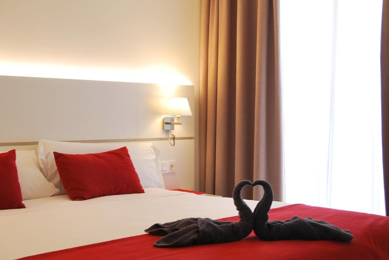 Hotel Pompaelo Plaza Del Ayuntamiento & 4*