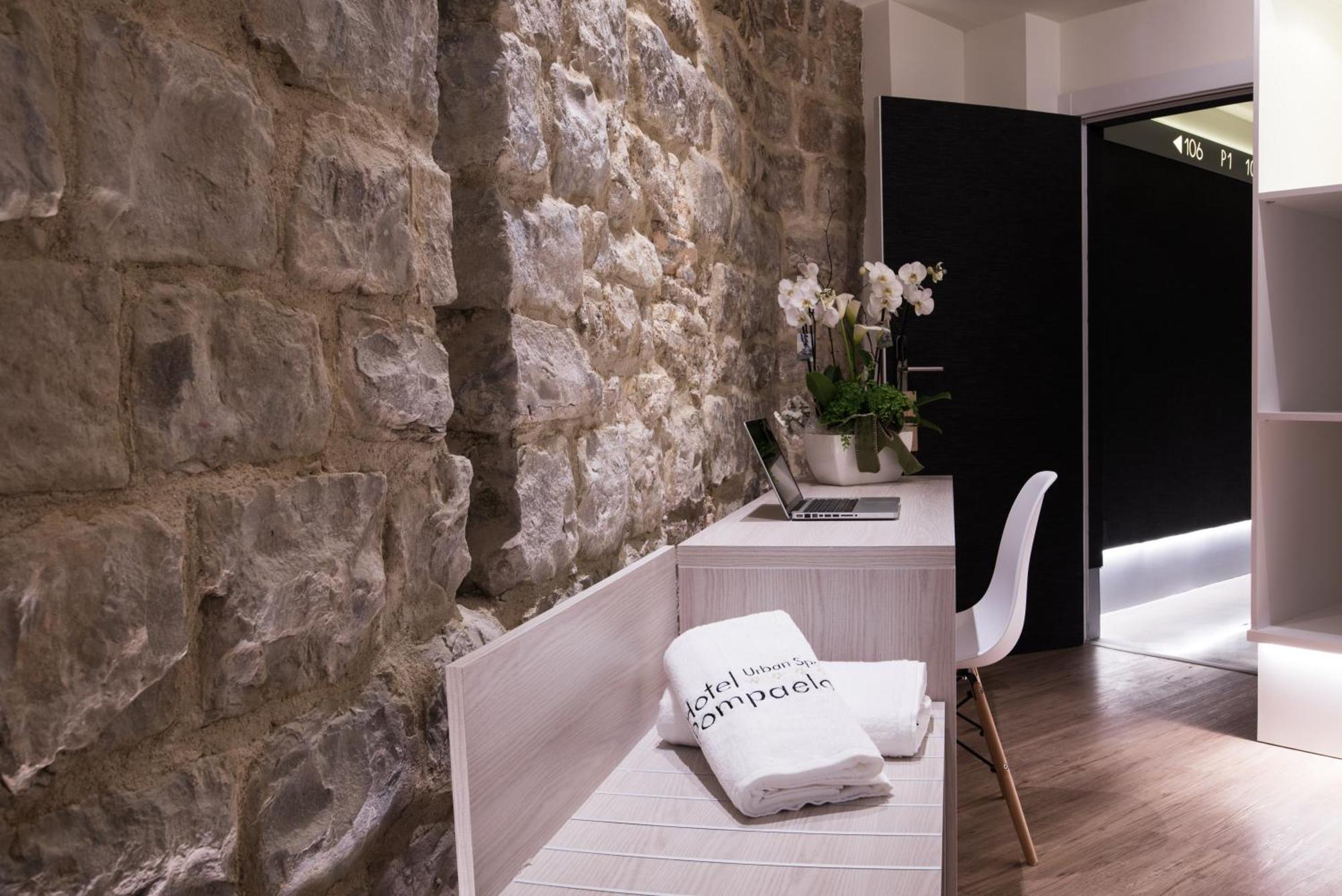Hotel Pompaelo Plaza Del Ayuntamiento&spa 4*