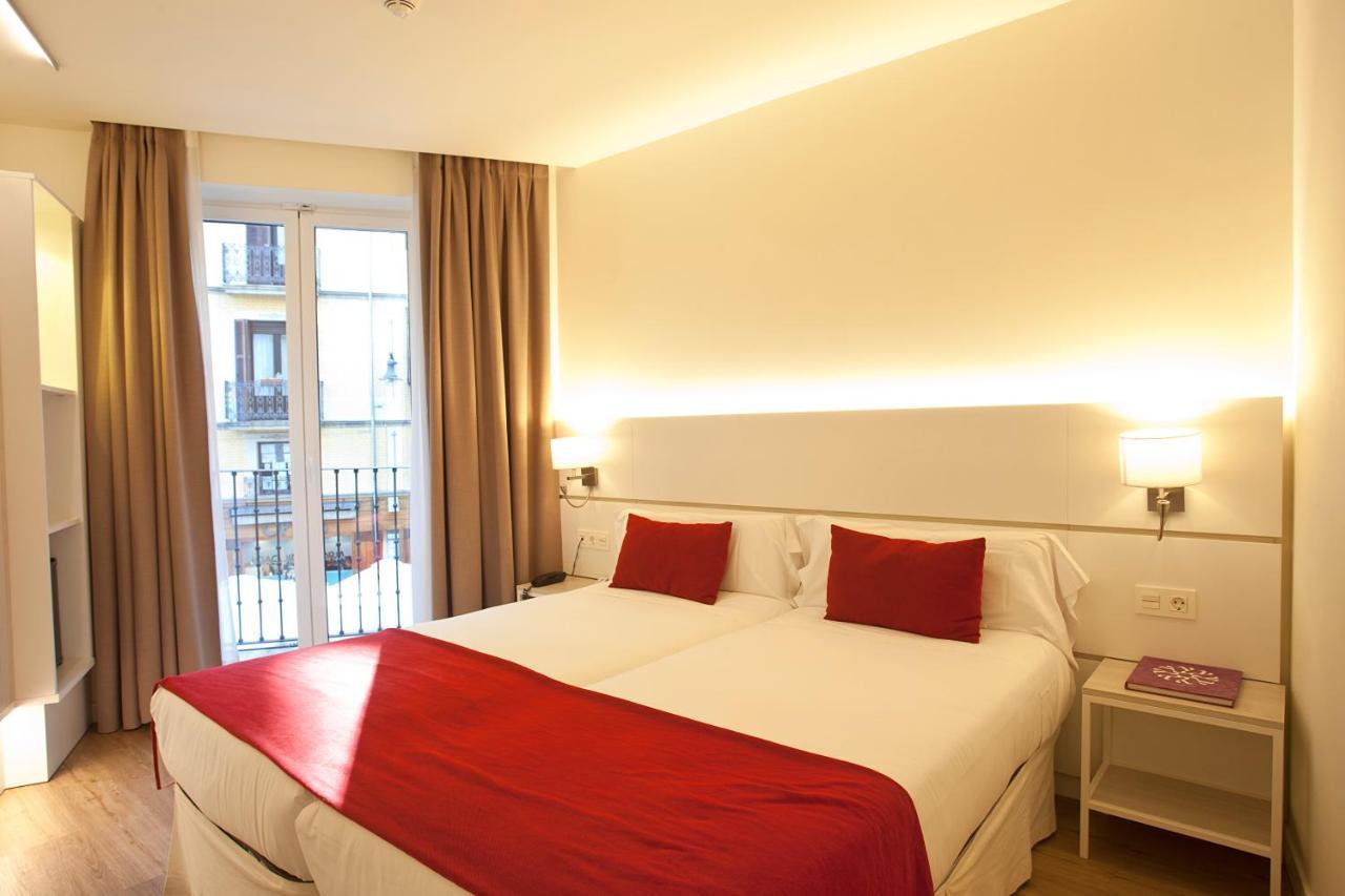 Hotel Pompaelo Plaza Del Ayuntamiento&spa 4*